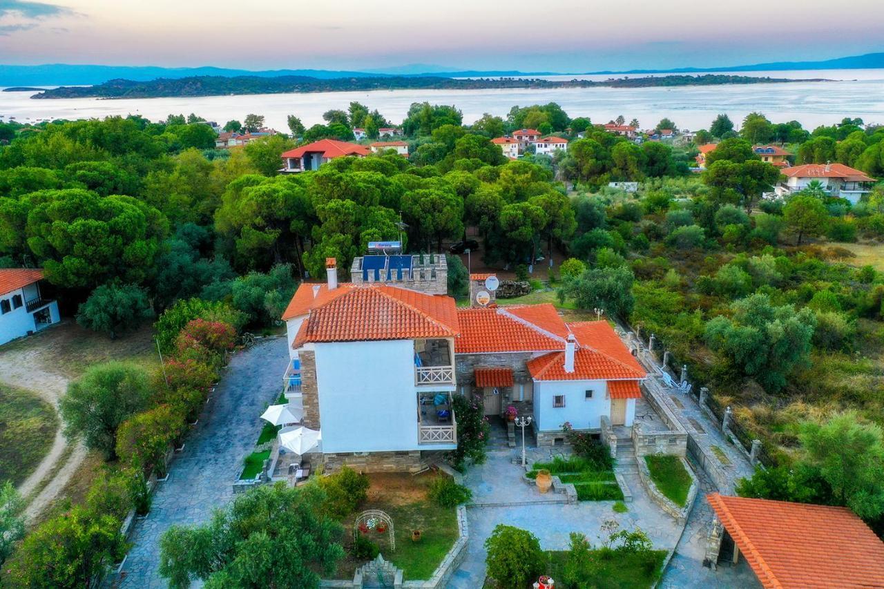 Petra Mare Suites Vourvourou Bagian luar foto
